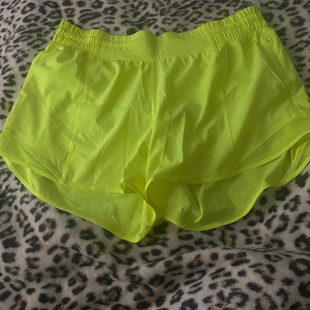 Lululemon Hotty Hot High-Rise Lined
Short 4" size 10 - highlight yellow - Picture 2 of 5